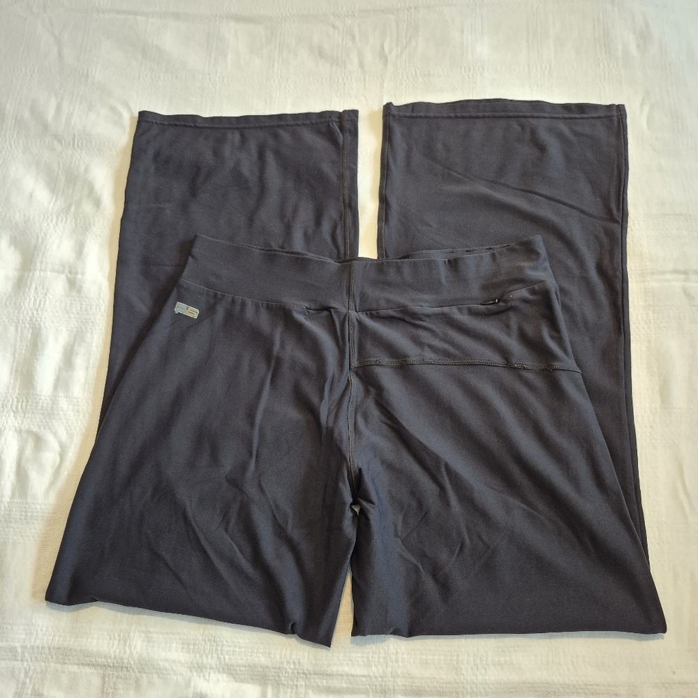 Fila women's Large wide leg pull on pants small defect on back of leg GUC - Picture 5 of 9